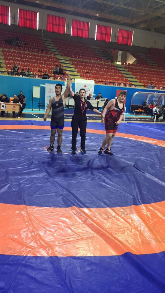 Okullar arası serbest stil yıldızlar güreş Türkiye şampiyonasında Gelenbe Ali Çevik Ortaokulu 8. Sınıf öğrencisi Mert SOLAK Türkiye 2. Si olarak bizleri gururlandırmıştır. Başarılarından ötürü öğrencimiz, öğretmen ve idarecilerimizi tebrik ediyoruz.