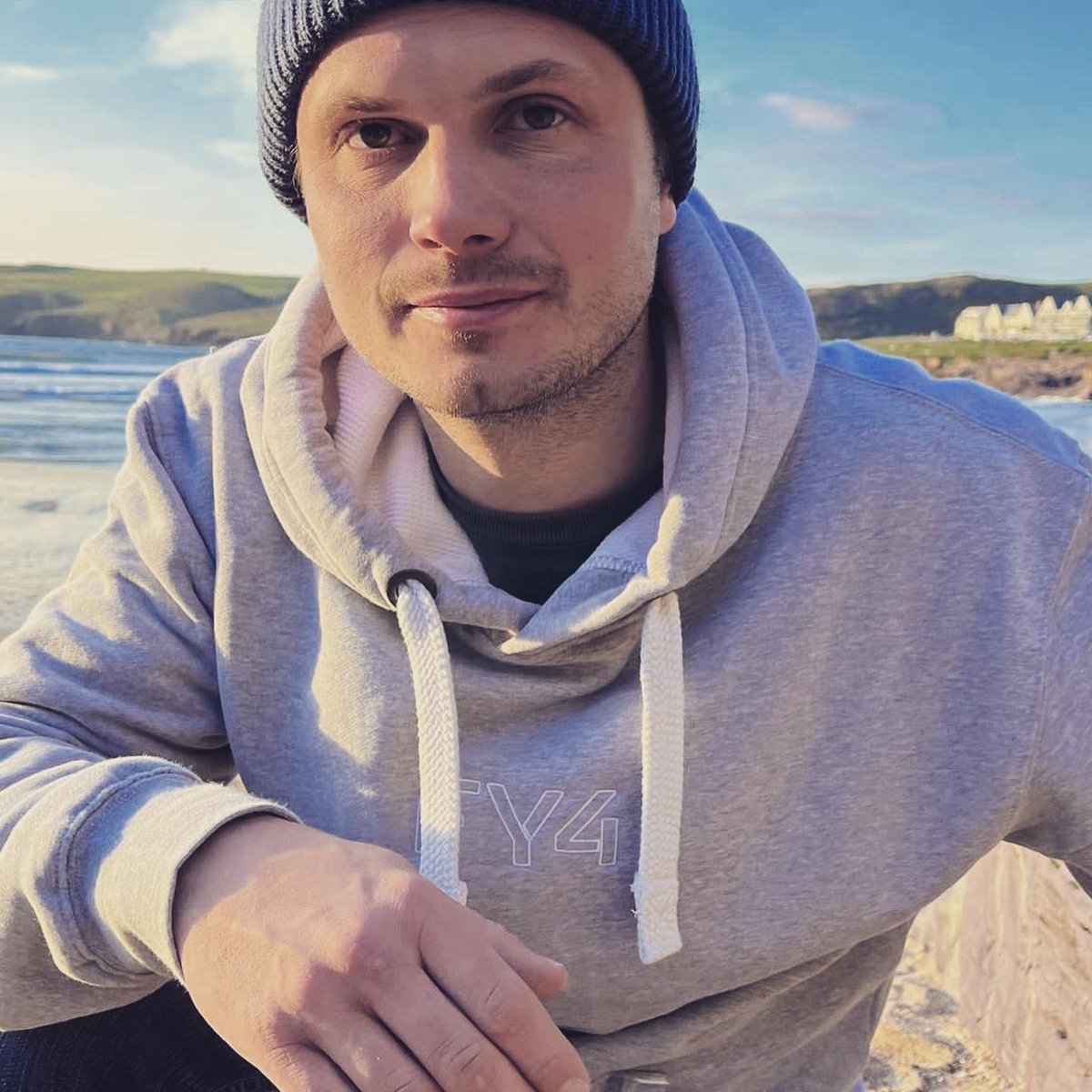 Ocean Explorer Stencil Hoodie 

Modelled by <a href="/jonnyhoot/">Jonathan</a> 

📸 @anniegregs 

The Ocean Explorer embroidered hoodie, for the Ocean Navigators. This hoodie has an ultra soft peach finish, providing that much-needed comfort after a day of chasing waves.