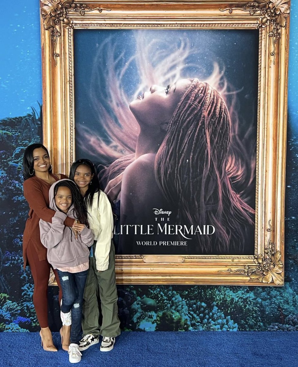 Creat1ve's tweet photo. All the comments on Kyla Pratt’s outfit when you can see in this pic with her daughters they all collectively went for a simple, causal “let’s go to the movies” slay! https://t.co/qVIfqbPAvm