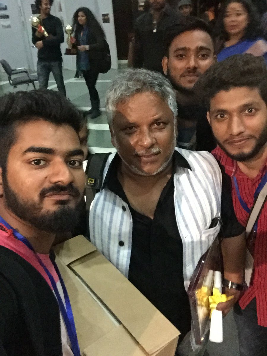 kumaranjani111's tweet image. केरल ही नहीं भारत कई जगहों पर हो रही आतंकी गतिविधियों की सच्चाई बयां करने वाली फ़िल्म देने वाले#TheKerlaStory डायरेक्टर @sudiptoSENtlm सर को बधाई।
मुझे गर्व है कि #UDDAN के जरिए दिल्ली में सिनेमा की थोड़ी बहुत समझ इनसे प्राप्त करने का मुझे मौका मिला था।
@udaanutsav @kumarnandaj