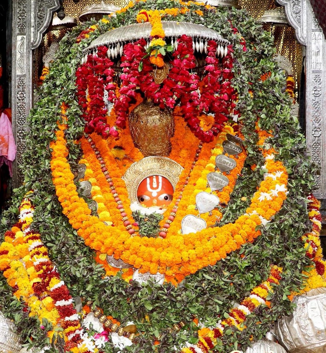 _HARE_11_'s tweet photo. जय सियाराम, जय बजरंगबली। ✨🙏🏼🧡
जेष्ठ माह के प्रथम बड़े मंगल की सभी श्रद्धालुओं को हार्दिक शुभकामनाएं।
श्री #हनुमान जी महाराज,श्री #हनुमानगढ़ी #अयोध्या धाम के आज के अद्भुत एवं अलौकिक दर्शन
श्री हनुमान जी की कृपा आप सभी पर बनी रहे, ऐसी मंगल कामना।
#बड़ामंगल #जयबजरंगबली #जयश्रीराम https://t.co/FXRlbNOis2