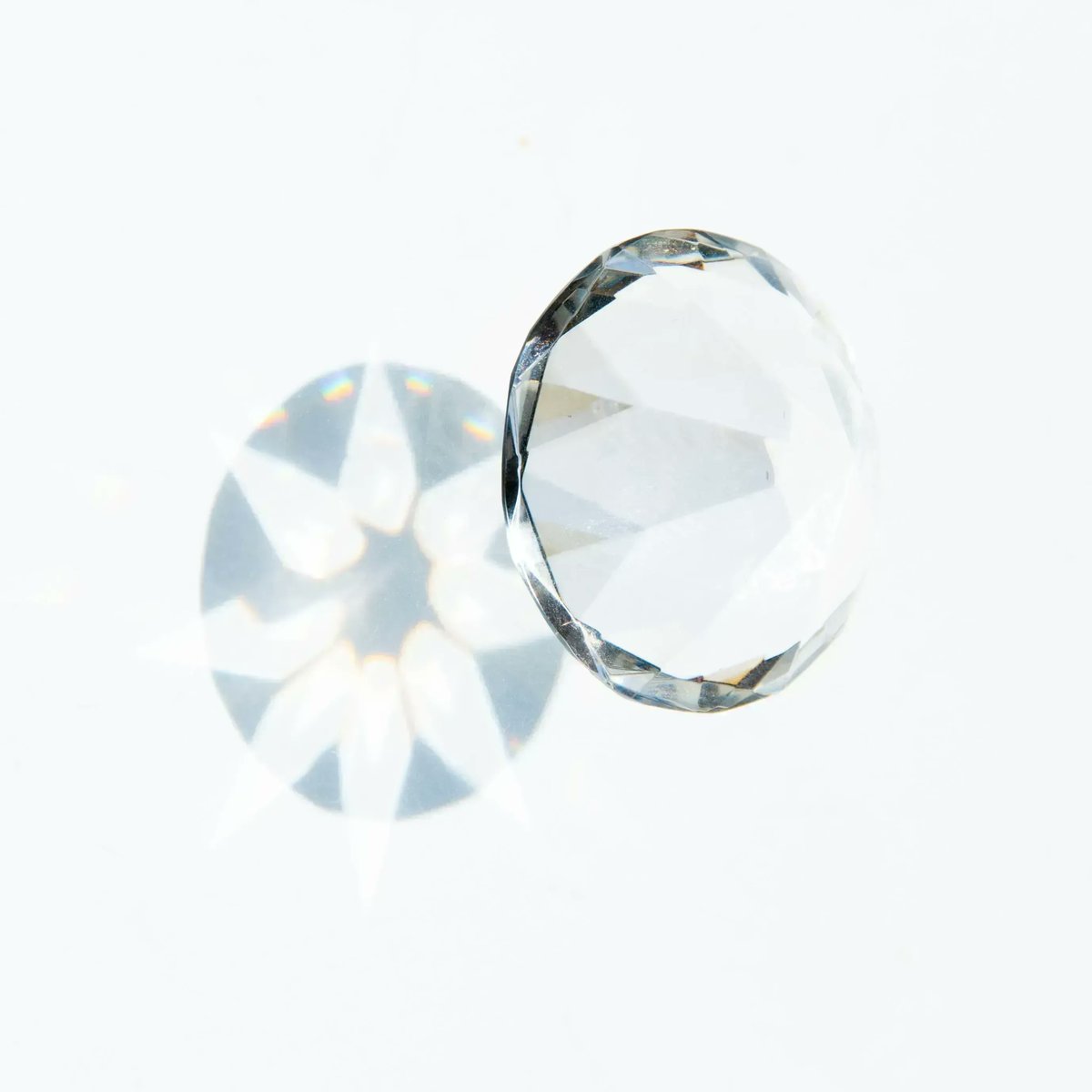 OpsydiaLtd's tweet photo. #Opsydia technology enables you to take the next step in securing your #diamonds. Encryption methods ensure that only authorised identifiers can be placed by Opsydia Systems, which gives your business complete peace of mind.
#diamondindustry #lasertechnology #diamondsecurity https://t.co/C1knWK4Ba8