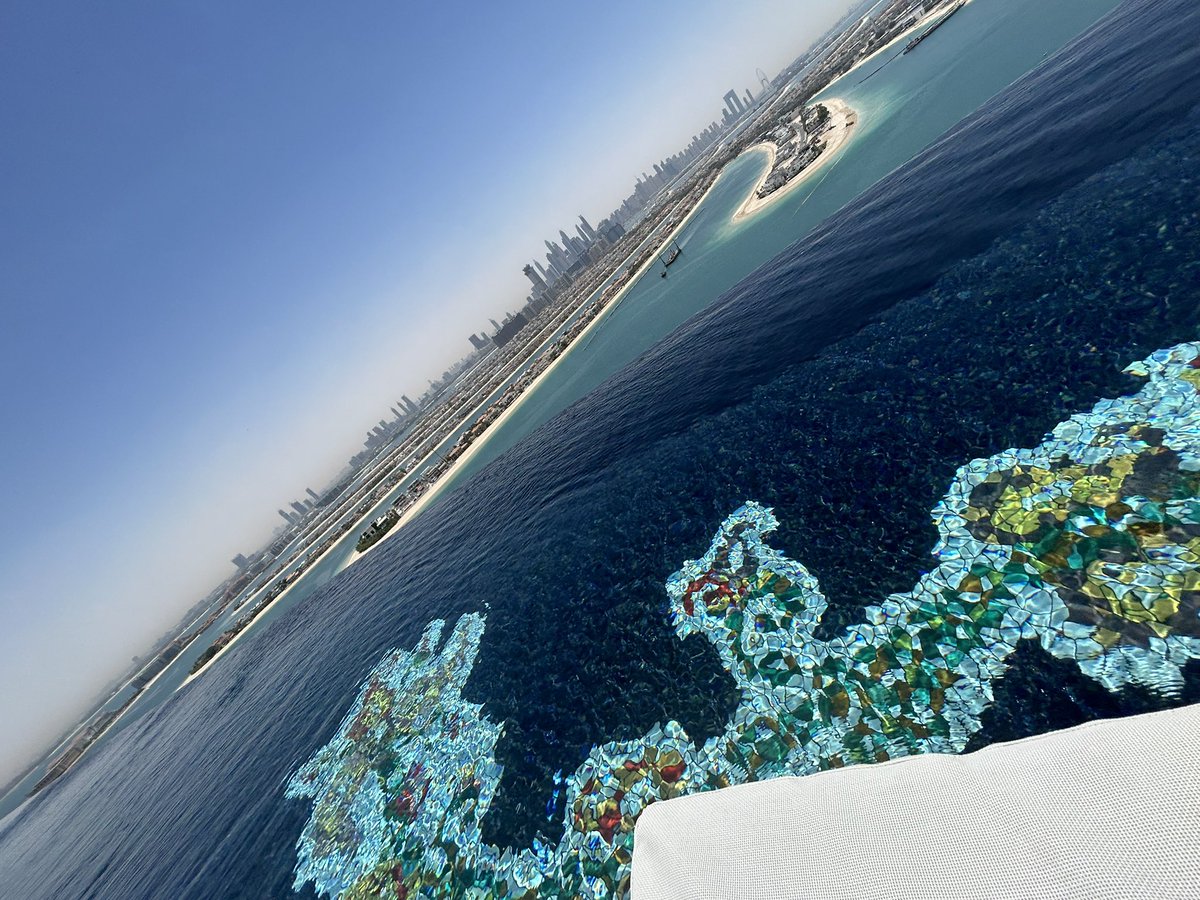 LeonnaMayor's tweet photo. Special one today !! @RoyalAtlantis #cloud22 #royalatlantis 💙 https://t.co/lfXCqhpyv0