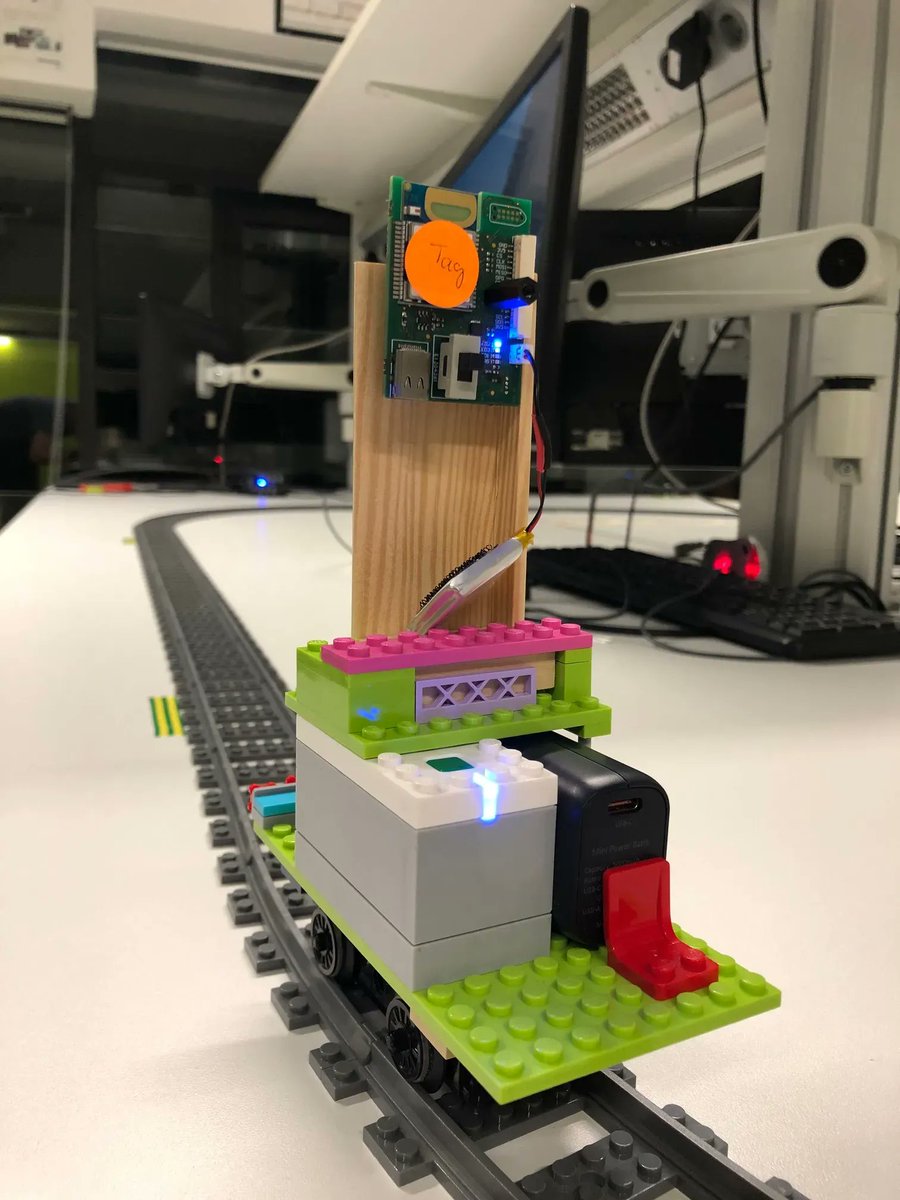 JKU is working on a trustworthiness indicator for ultra-wideband indoor localization. To evaluate our algorithms, it was necessary to acquire some new measurements.  To accomplish the task, we used a model train. Research can be fun!
#JKU