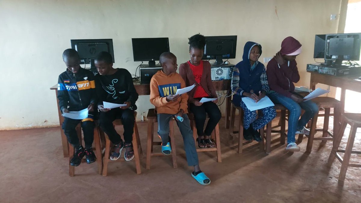 DadaStem's tweet photo. Our little coders made big strides at Kids Coding Week! They put their HTML skills to the test and did well.
Watch out world, these kids are going places. 

# kidscodingweek
#htmlforkids 
#futurecoders
#techsavvykids https://t.co/5VystUWGel