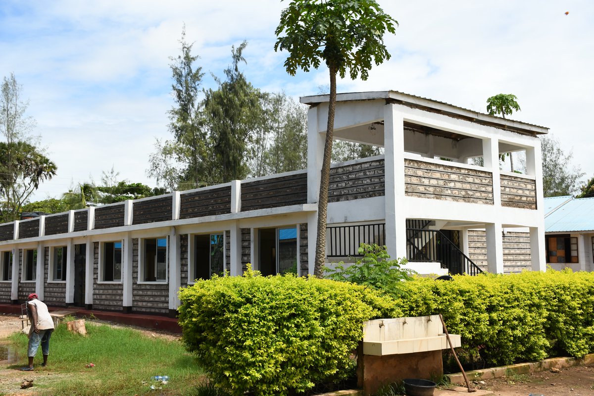 CdaBase's tweet photo. #Mining4development; Msambweni Boys Secondary School dormitory constructed by the CDA Committee of Msambweni from proceeds of mining.

#Msambweni #CDAC #Kwale #Servingourcommunity #Projects https://t.co/Cs5GWAmwCm
