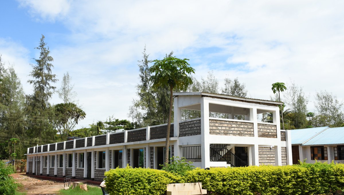 CdaBase's tweet photo. #Mining4development; Msambweni Boys Secondary School dormitory constructed by the CDA Committee of Msambweni from proceeds of mining.

#Msambweni #CDAC #Kwale #Servingourcommunity #Projects https://t.co/Cs5GWAmwCm