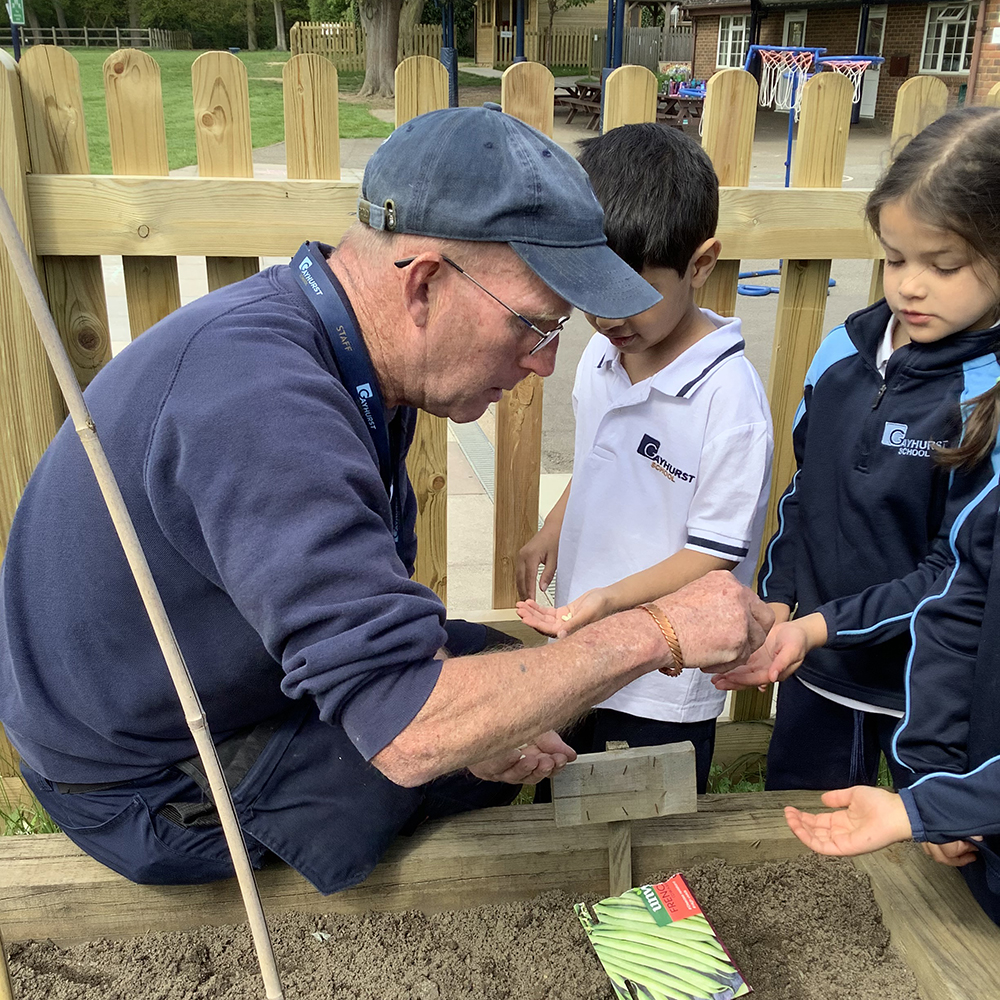 GayhurstSchool's tweet photo. The Reception children have been planting seeds with Mr Norley. Hopefully all this 'sunshine and showers' weather we are having will mean we see new shoots soon! #greenfingers #timetosow #ELDRIC https://t.co/27LOKJDEVM