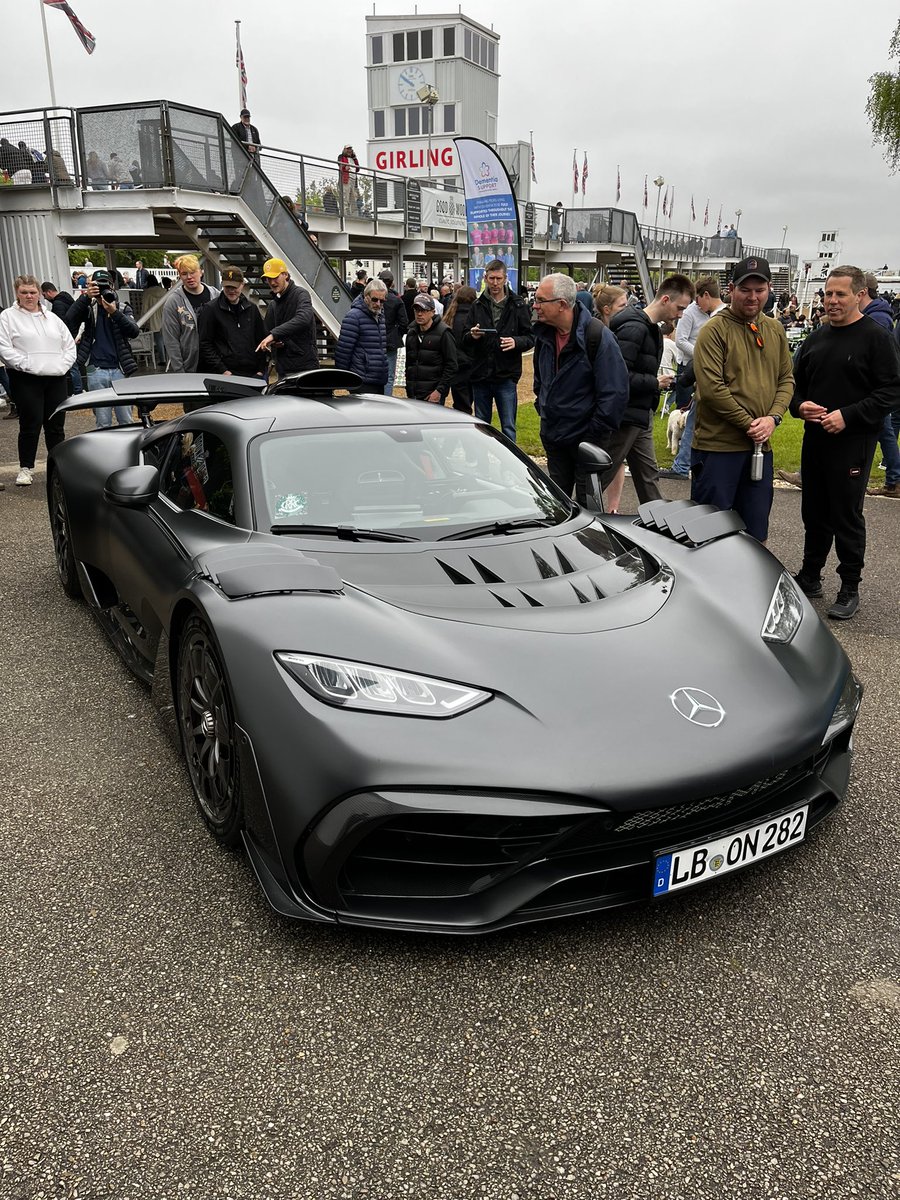 Great turnout at the Goodwood Supercar Breakfast Club meet. This Mercedes AMG One stole the show! The question is would you rather this, or the Aston Martin Valkyrie!? 

#hwm
#sportscars
#goodwood 
#goodwoodbreakfastclub 
#mercedes 
#amgone 
#amg
#astonmartin 
#valkyrie