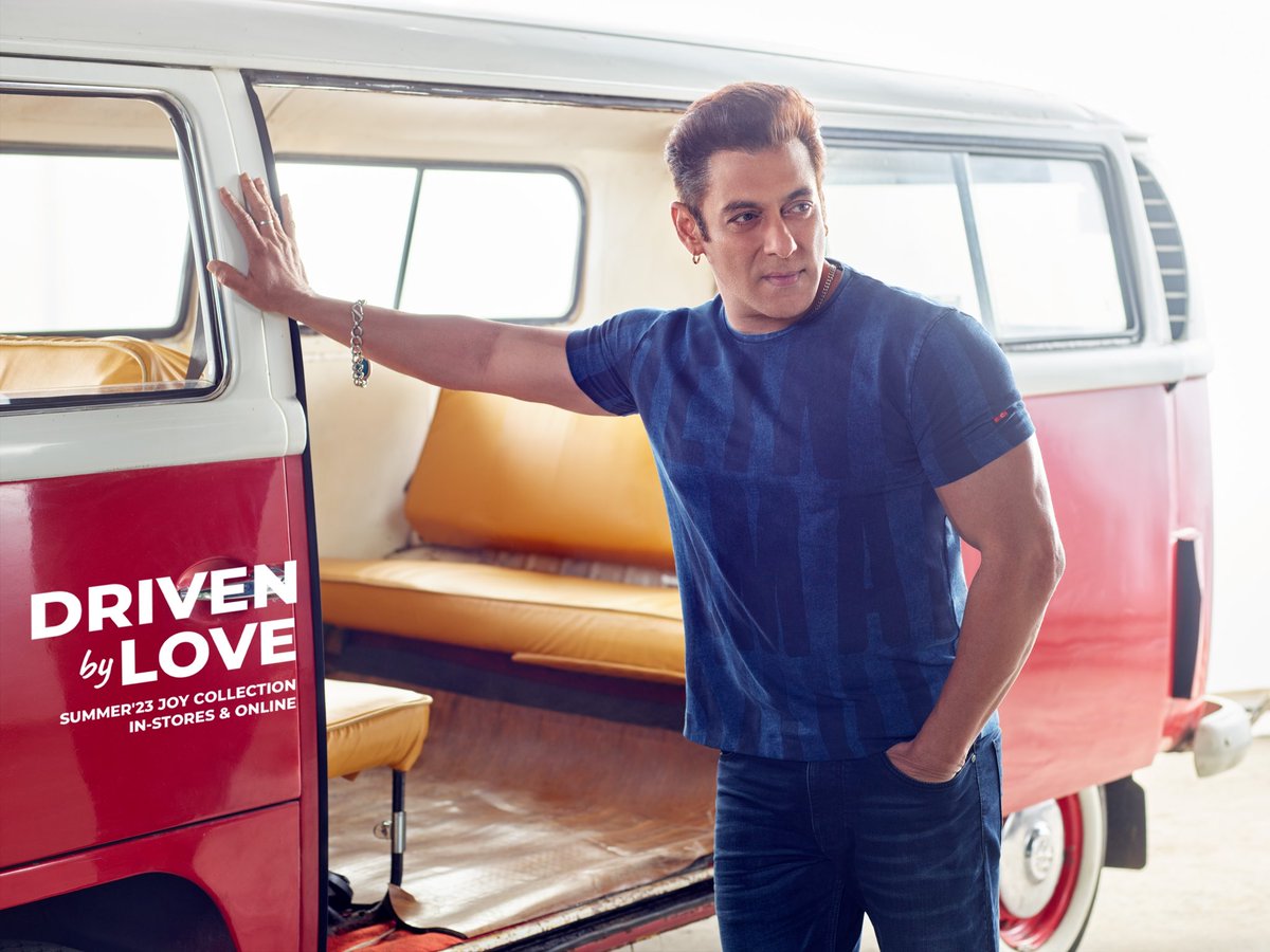 BeingSalmanKhan's tweet photo. Let love drive you to new adventures, and let our Summer Collection be your stylish companion! ❤️🌴🌞

A perfect guide for the wanderlust in you! ✨👕🌅

To stay comfortable and stylish on your next adventure, head to your nearest Being Human Clothing Store or shop at https://t.co/IeNcvCzCJk 🥰