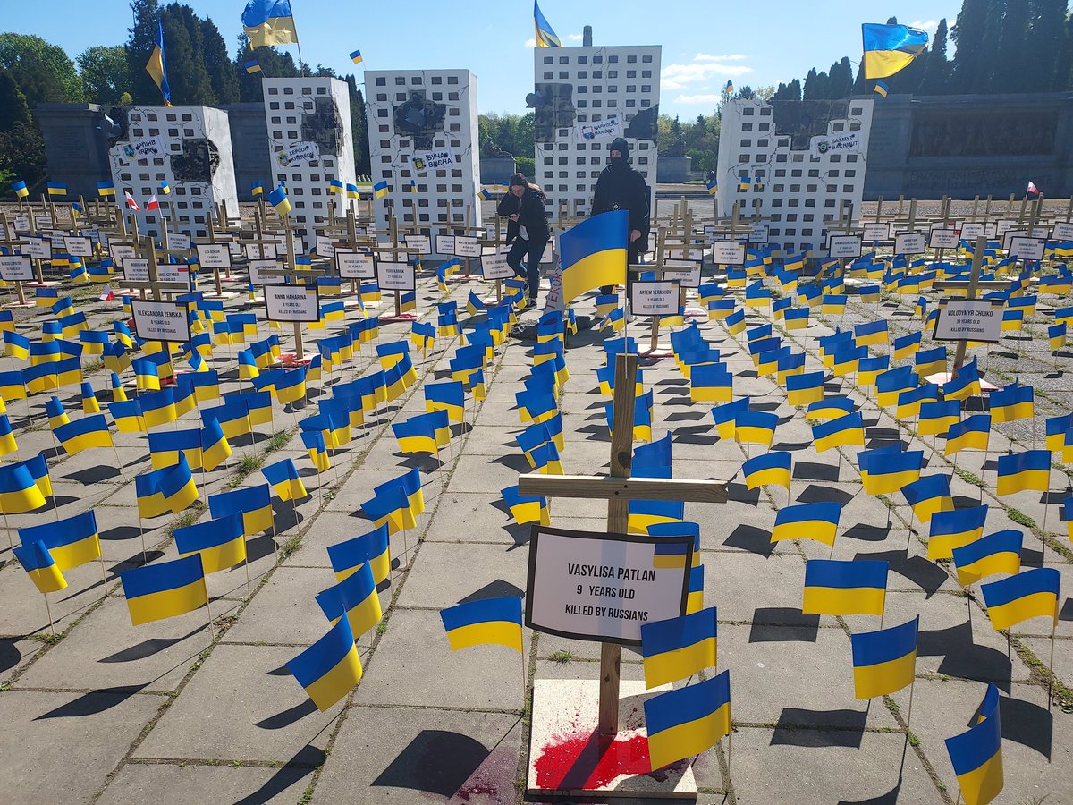 PBPaszportu's tweet photo. Cmentarz Żołnierzy Radzieckich w Warszawie 😍 https://t.co/AN0ZGd2jUS