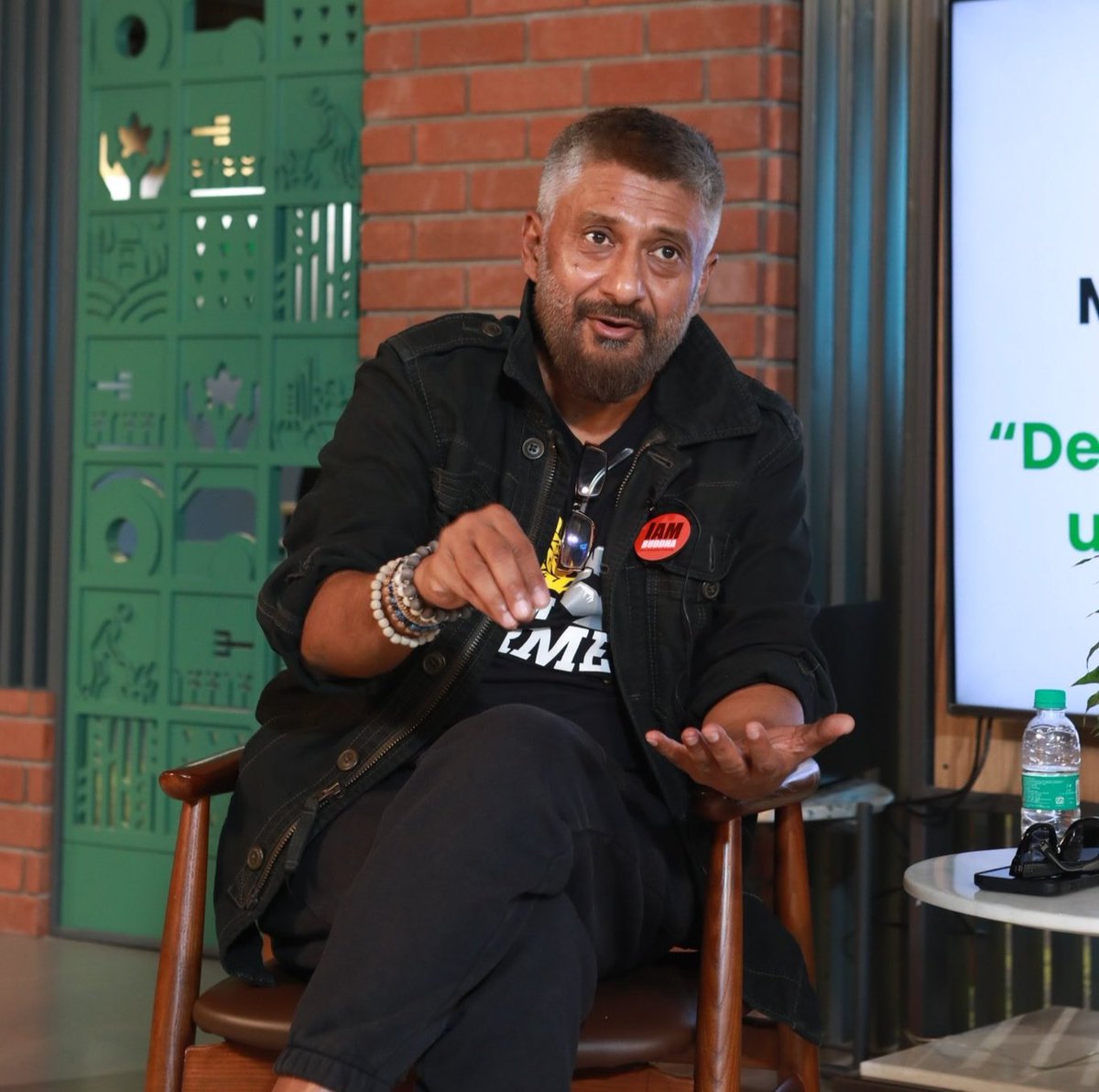 TheAbhishek_IND's tweet photo. ..विवेक अग्निहोत्री की शानदार पहल 

फिल्म निर्देशक @vivekagnihotri जी ने कहा -  "कल ममता बनर्जी ने कश्मीर फाइल्स और मेरी अगली फिल्म (जो बंगाल के जेनोसाइड पर है) पर आरोप लगाए और इसे प्रोपेगेंडा बताया।

इसके लिए हमने उन्हें लीगल नोटिस भेजा है और उनसे कहा है कि वो बताएं कि उन्होंने जो बातें कहीं है उसका तथ्य क्या है।"