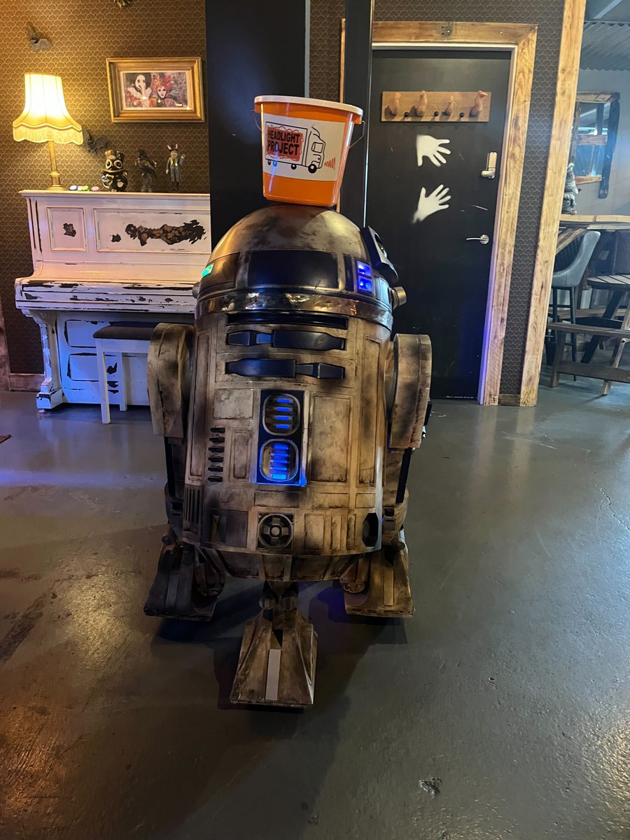 TheRDHP's tweet photo. A huge thank you to @TSYoungGuns for their amazing Spring Break event on Friday and for choosing us as their charity for the day🌴🧡
#tsyoungguns #springbreak23 #charity #teesside https://t.co/FIDVQEpTJw