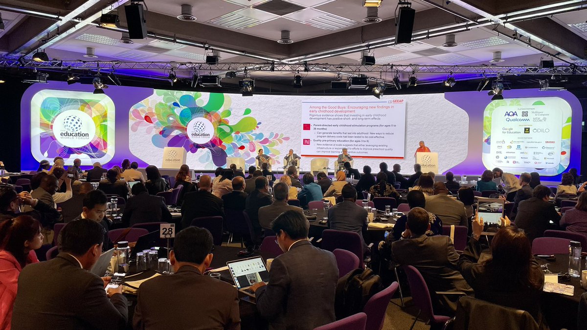 WBG_Education's tweet photo. 🔴 LIVE at #EWF2023!

📙NEW REPORT | Today the @GEEAP_ launch their new report on cost-effective approaches to improve global learning! Using recent evidence, the #GEEAP share “Smart Buys” to improve
learning in low-and middle-income countries. 

Read now: https://t.co/l1gnTAdslg https://t.co/eT1MxaZaNN