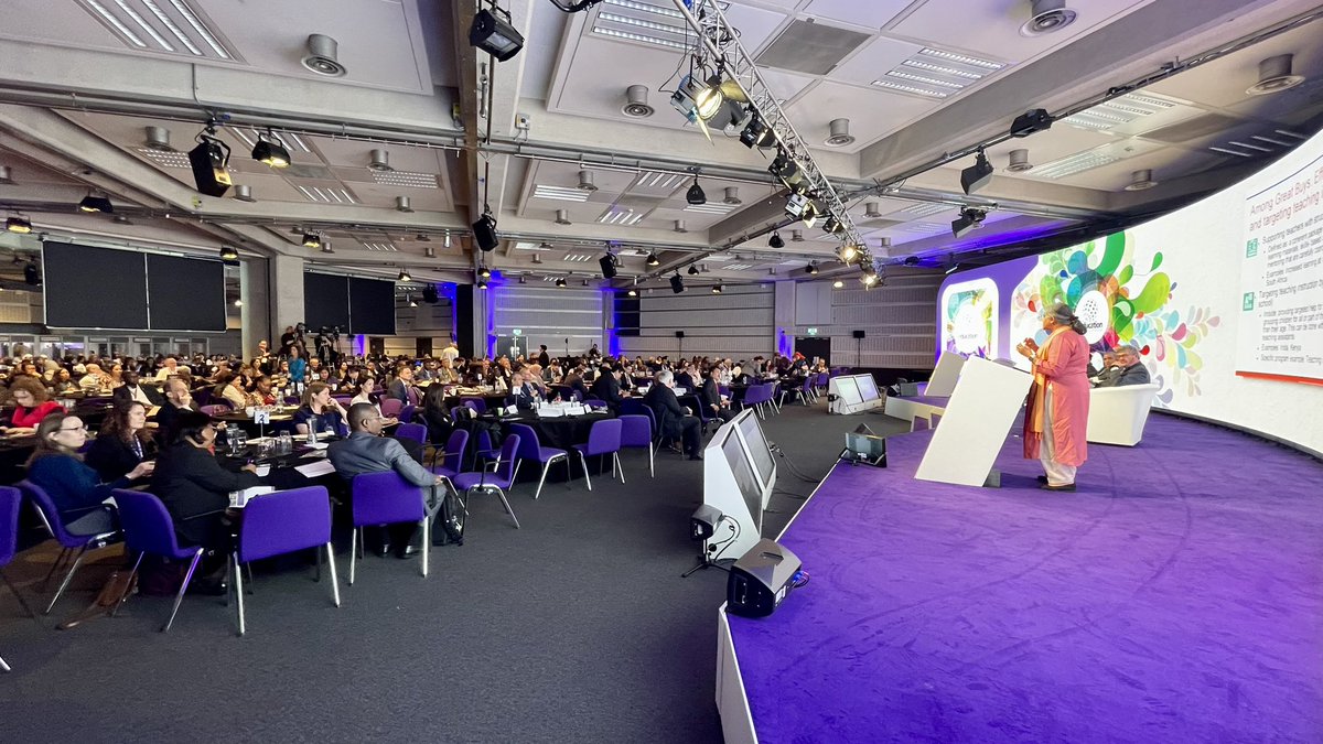 WBG_Education's tweet photo. 🔴 LIVE at #EWF2023!

📙NEW REPORT | Today the @GEEAP_ launch their new report on cost-effective approaches to improve global learning! Using recent evidence, the #GEEAP share “Smart Buys” to improve
learning in low-and middle-income countries. 

Read now: https://t.co/l1gnTAdslg https://t.co/eT1MxaZaNN