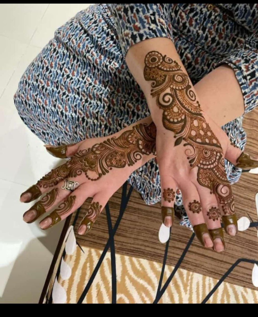 MehandiFree's tweet photo. Wedding | Party | Events
For booking &amp; Queries contact
Call :+91-07982507365
Instagram : sandeepmehandiartist9 https://t.co/FOBdKHVsor