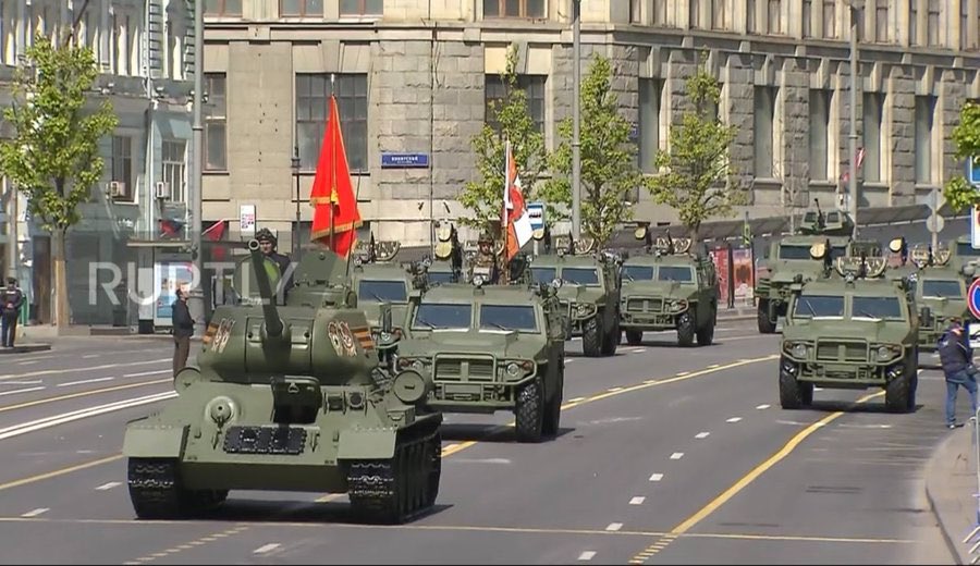 sumlenny's tweet photo. The only tank the Russians brought to their „victory day“ parade today was a WWII Ukraine-developed (Kharkiv) T-34. All other vehicles were wheeled ones. The air part of the parade was predictably cancelled. It looked like a parade of a 3rd class dictatorship, what it also was. https://t.co/KGx7HcgToa