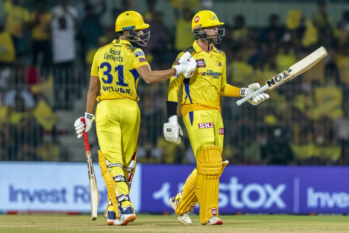CSK_Zealots's tweet photo. Q: You're best friend in CSK, Rutraj Gaikwad or Mitchell Santner?

Devon: Ruturaj Gaikwad (smiles).

#RutuWay #Yellove 💛🫂 https://t.co/GIlow4zqST