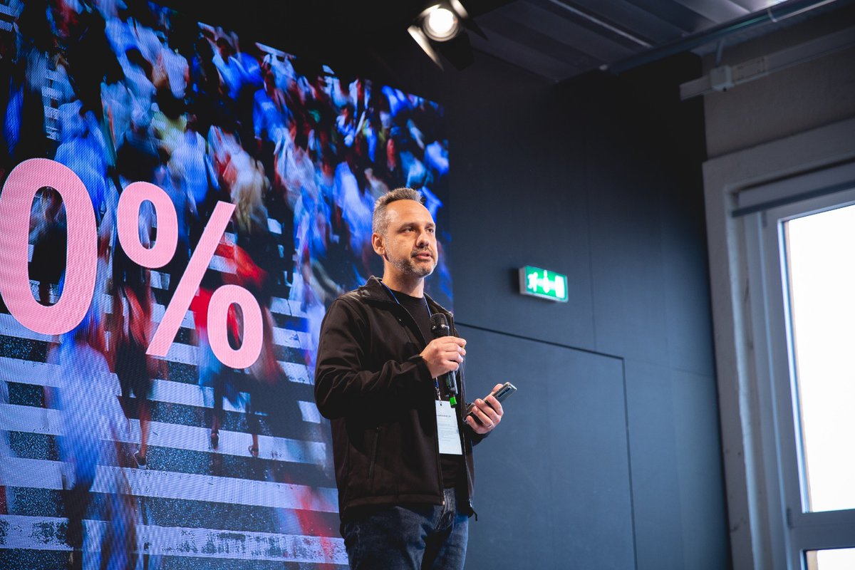 food_trails's tweet photo. 💥@food_trails #MatchmakingDay

🚀#Hortee is a two-sided platform that connects farmers and buyers through a secure online marketplace and physical pop-up markets.

🗣️Michel Cardaretti - #FHLUDTECHNOLOGIES
#EUFoodCities @CariploFactory https://t.co/Qh95IY73XG