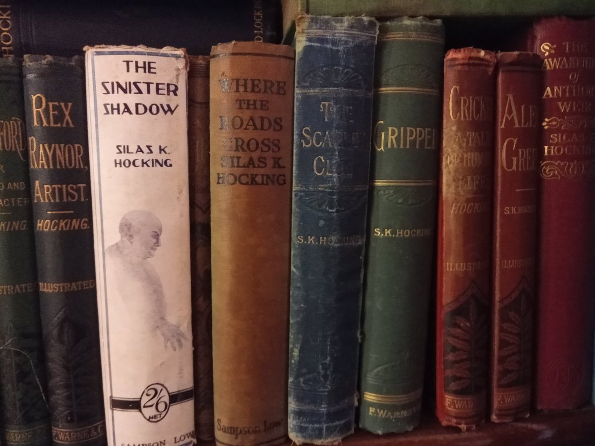 KatrinaRotgalve's tweet photo. Good morning my drowsy-butterflies-brewing-the-third-cup-of-tea, how are you? Your #bookshop @th will be open couple of hours earlier, from 10.30 - 5.30 https://t.co/yrSEwqg7y5, fly in! #books #looecornwall #looe  Afterwards open on Friday and Saturday this week https://t.co/jH0FFvQ7h4