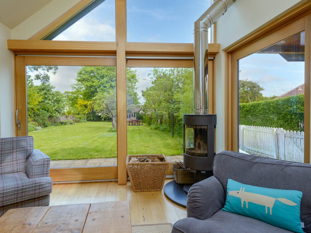 TheHolidayCots's tweet photo. Book your next Scottish vacation and stay at the cosy Fidra Cottage. Located in the charming village of Dirleton it is an ideal base for exploring East Lothian.
🛌Sleeps 1-9
https://t.co/r9uID20lei 
#Dirleton #EastLothian #Scottish #HolidayCottage #Cosy #Modern #Charming https://t.co/qUtjJfZSkM