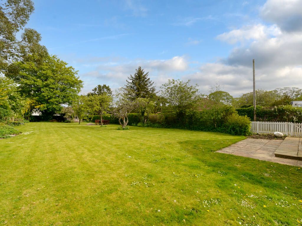 TheHolidayCots's tweet photo. Book your next Scottish vacation and stay at the cosy Fidra Cottage. Located in the charming village of Dirleton it is an ideal base for exploring East Lothian.
🛌Sleeps 1-9
https://t.co/r9uID20lei 
#Dirleton #EastLothian #Scottish #HolidayCottage #Cosy #Modern #Charming https://t.co/qUtjJfZSkM