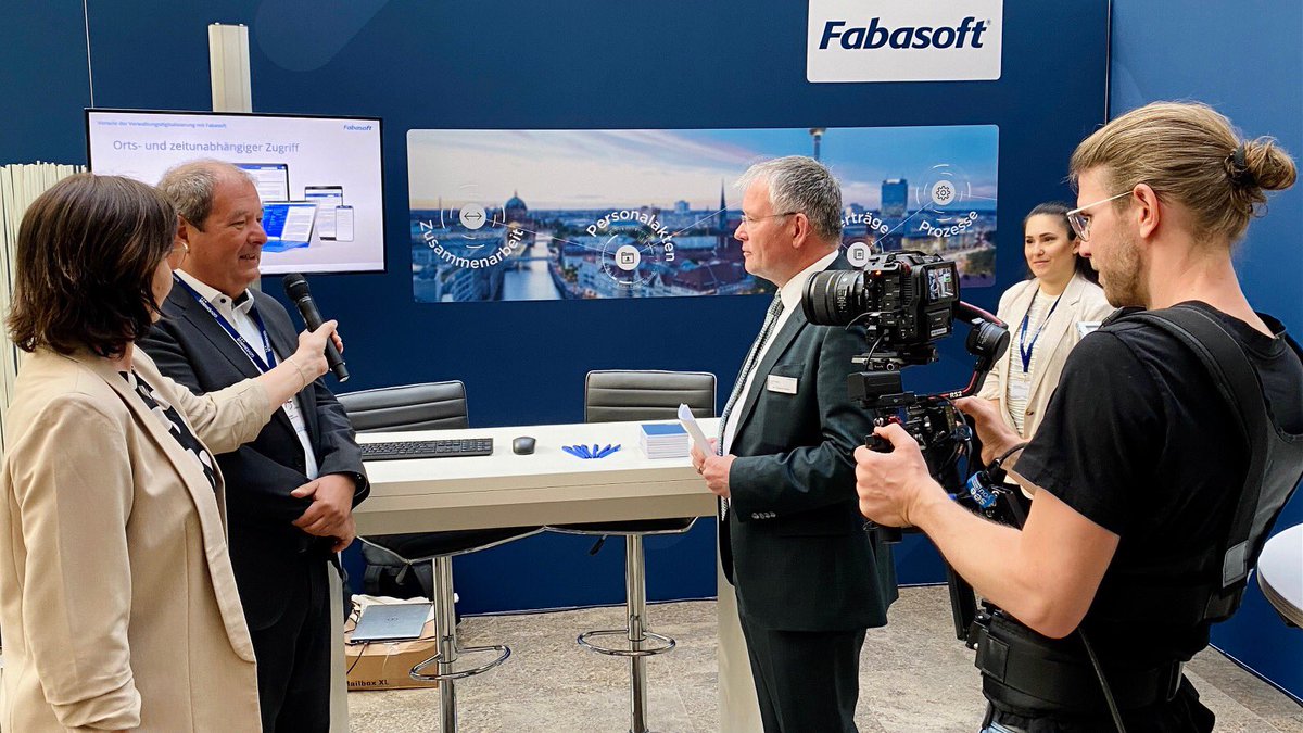 Mit dem Ausstellerrundgang mit Geschäftsführer Dr. Stephan Klein beginnt die diesjährige <a href="/Governikus/">Governikus</a> Jahrestagung. Wir freuen uns auf Ihren Besuch am Stand Nr. 1. #eakte #Digitalisierung <a href="/Fabasoft/">Fabasoft</a>