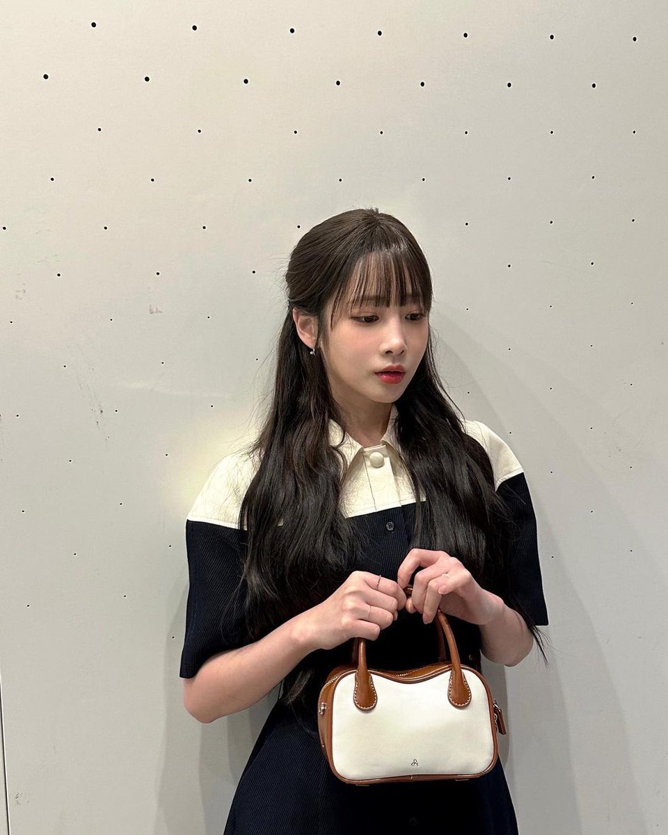 daily_yoojiae's tweet photo. 〖📸〗230509 | #JYAESTAGRAM Update 

“👜🪽”

🔗 https://t.co/ZSM8aicQTf

#유지애 #지애 #YooJiae 
#Lovelyz #러블리즈 #Jiae https://t.co/LfaNnHftv3