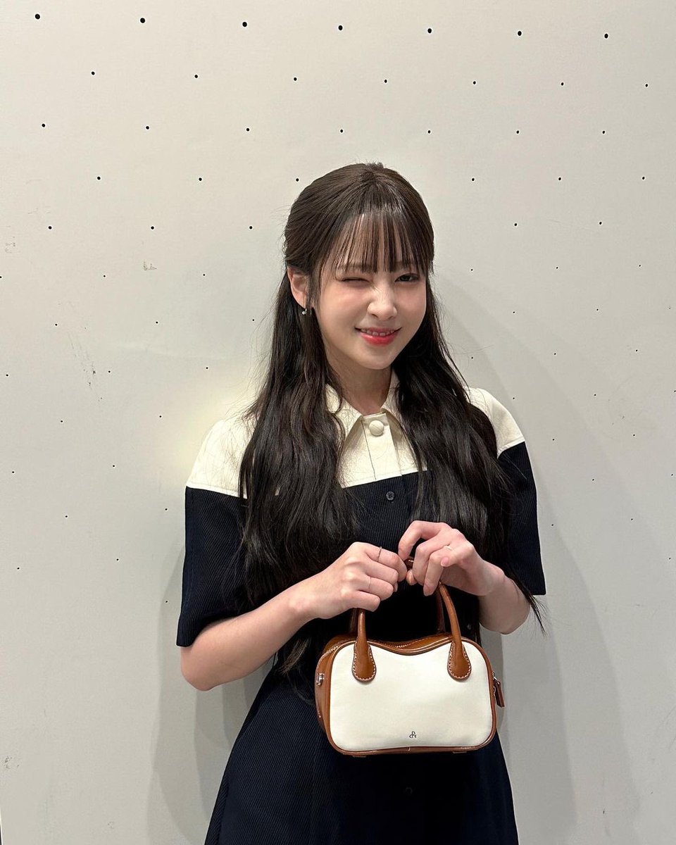 daily_yoojiae's tweet photo. 〖📸〗230509 | #JYAESTAGRAM Update 

“👜🪽”

🔗 https://t.co/ZSM8aicQTf

#유지애 #지애 #YooJiae 
#Lovelyz #러블리즈 #Jiae https://t.co/LfaNnHftv3