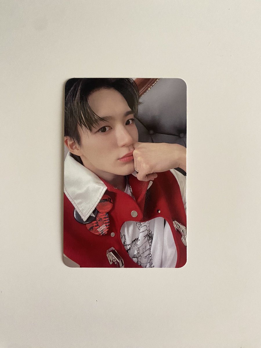 mintchocobbh's tweet photo. Please help retweet! 💚
[WTS] [LFB] Want To Sell | MY Malaysia 🇲🇾 

NCT DREAM Winter Special Mini Album [Candy] Special Version

Jeno Photocard

Album full set and unused CD 

#pasarNCT #pasarnctmy #wtsnct #NCT #Jeno https://t.co/wNrwWMQtOt