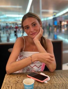 AlumniFPCEEB's tweet photo. 🧠🗨️#Alumni  Mireia Masià, #psicòlogaclínica especialista en TCA a Context

⬇️Llegeix-ho a: https://t.co/aHtFfIWfAS… https://t.co/KOVaFigqbk