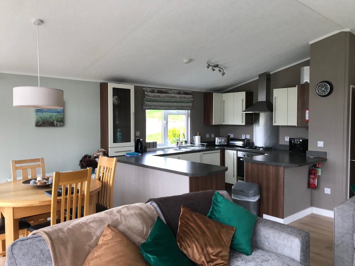 aroundaboutbrit's tweet photo. Redwell Fisheries Apartments & Lodge is the perfect holiday destination for countryside lovers. Walking, cycling & fishing can be enjoyed during your stay.
https://t.co/CvV6qqMo28
#Apartment #Lodge #Holiday #AdultOnly #Scenic #Rural #Fishing #OverKellet #Carnforth #Lancashire https://t.co/Fvv39SUhfd