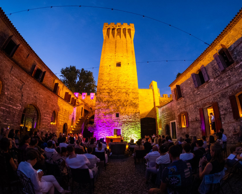 VisitFVG's tweet photo. Questo Venerdì, scopri Castello #Formentini sotto una nuova luce, tra candele e musica dal vivo🕯️ 🎹 
🎫 Prenota il tuo biglietto per la serata a #SanFlorianodelCollio 

👉 https://t.co/plriHRoVGt

#iosonofvg #fvglive https://t.co/6PcS0J1QXe