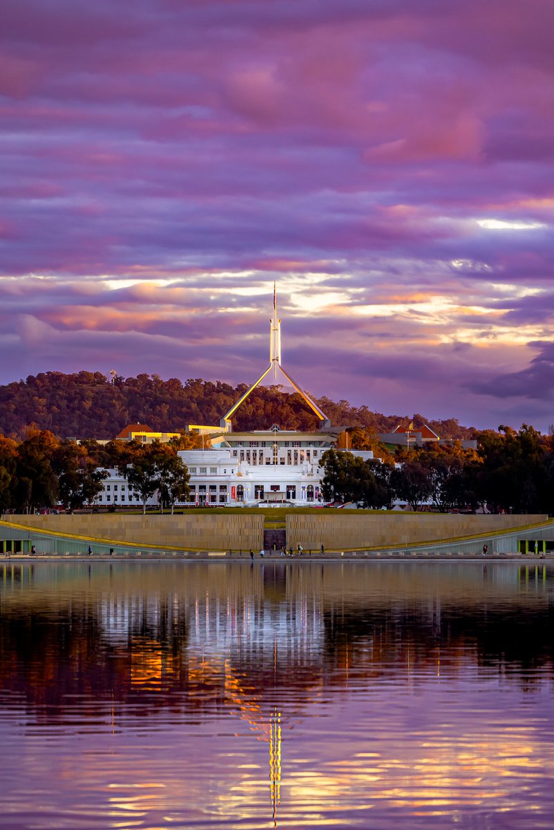 Wishing #ParliamentHouse & #OldParliamentHouse a very #happybirthday. May you keep rising and shining.

Ps: Reusing one of my old favourite images to celebrate 35th and 97th birthdays of two of @visitcanberra and @Australia's most iconic buildings

🎉🥳🎂🎊

#sunset #Budget2023