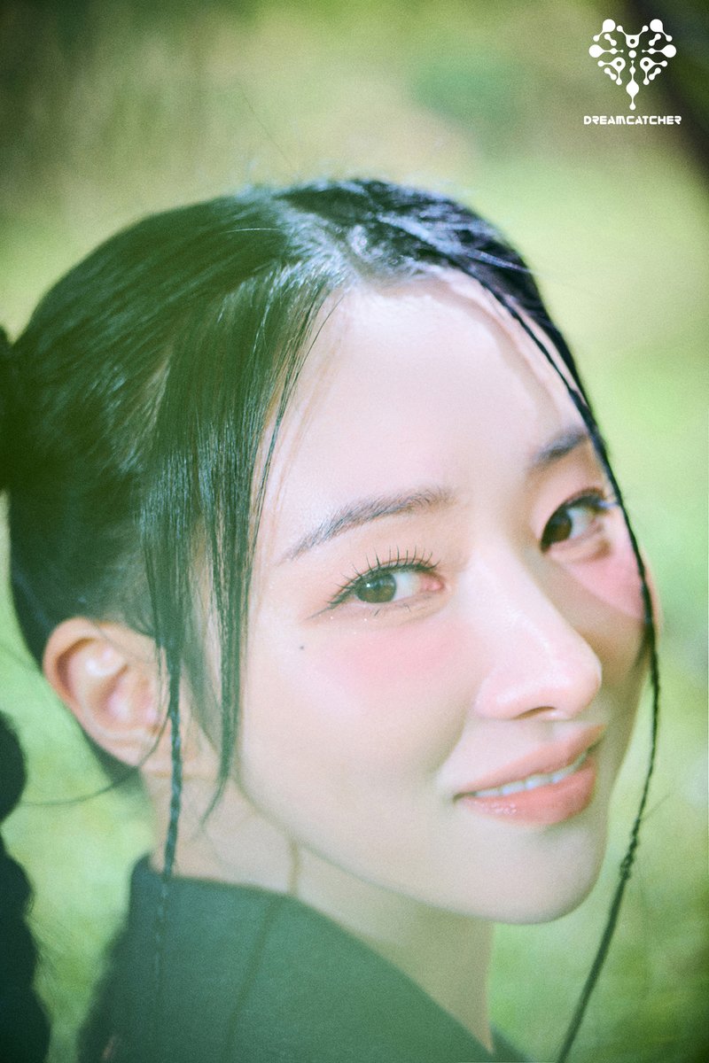 Dreamcatcher(드림캐쳐) 8th Mini Album [Apocalypse : From us] Teaser Image #02

2023. 05. 24 PM 18:00 (KST)

#드림캐쳐 #Dreamcatcher #수아 #SUA
#8th_Mini_Album #Apocalypse #From_us
#BONVOYAGE