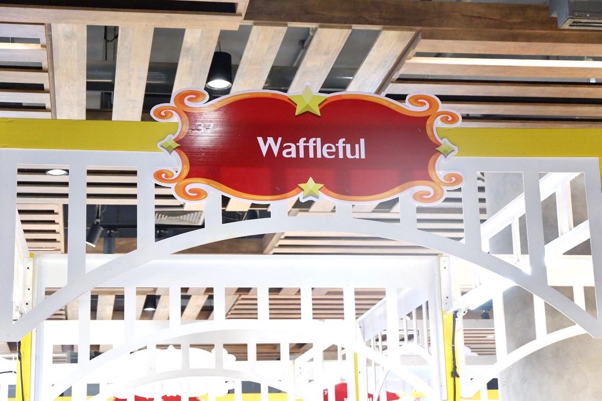 Waffleful_th's tweet photo. พบกับวาฟเฟิลฟูลได้ที่ สามย่านมิตรทาวน์!! กับงาน Chill market ตั้งแต่วันที่ 9-15 พ.ค.66
เราพร้อมเสิร์ฟวาฟเฟิลฮ่องกง กรอบนอกนุ่มใน และบับเบิ้ลวาฟเฟิล🍡 วาฟเฟิลเสียบไม้สไตล์เกาหลี 

📍บูธอยู่ชั้น B (ตรงข้ามกับก๋วยเตี๋ยวเรือพระนคร) เปิด 10.00-22.00 น. นะค้า https://t.co/mROwDk7MTo