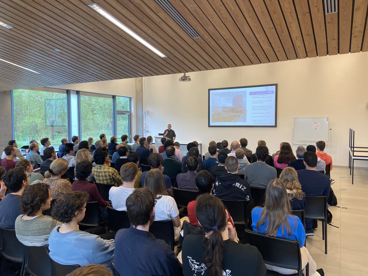 Our Photonic Chip Demo Day has started. Room is fully packed! After the  talks by <a href="/PhotonicsUGent/">Photonics UGent</a> and industry, the actual demo tour will start to show real life applications of integrated silicon photonics chips.