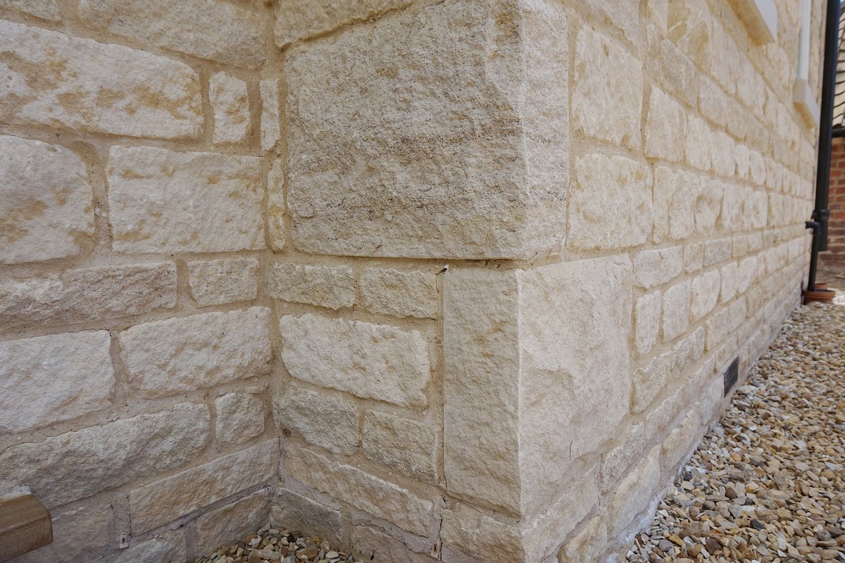 hanbeckstone's tweet photo. Collectively referred to as Masonry Dressings, quoins, cills and heads are building components that have been produced using specialised stone sawing equipment to create flat sawn faces.
#Hanbeckstone #Lincolnshirelimestone #Limestone #stonesupplier #buildingstone #manufacturing https://t.co/ao5xy7WS0h