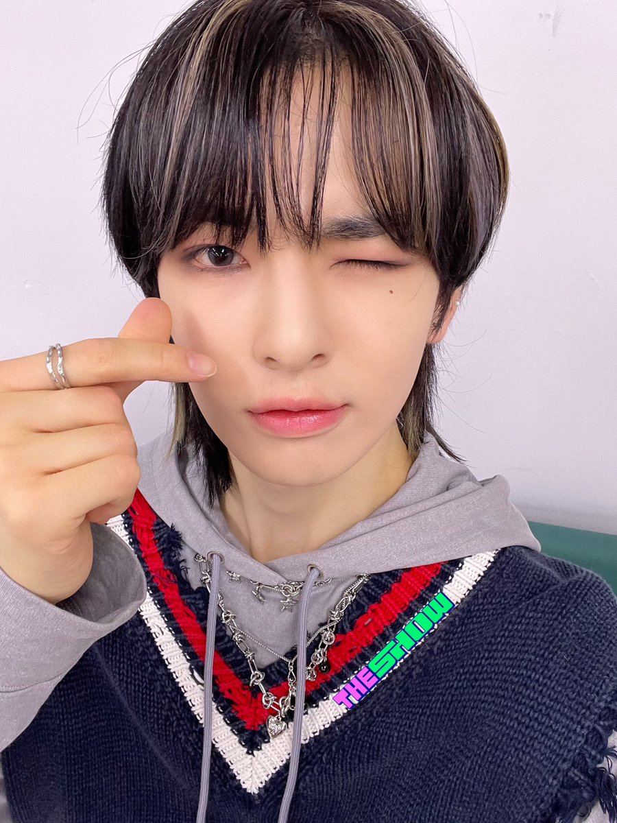 theshow_offcl's tweet image. [★324회 더쇼초이스 후보②]
우리집 아기 고양이🐱였던 짱펙스가 앙큼 폭스🦊 된 SSUL 푼다
짱펙스에게 시집가고픈 여우들🦊 줄 세웠더니 지구🌎 210608바퀴 돌았다고 하네요

#더쇼 #THESHOW #EPEX #이펙스 #여우가시집가는날 @the_EPEX