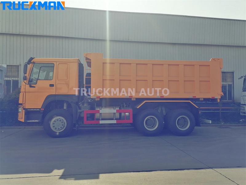 AutoTruckman's tweet photo. ★ SINOTRUCK Dump Truck ★

New Model 400HP SINOTRUK HOWO 25 Tons Dump Truck Delivery To Cameroon, Upgrade Specification As Follow:

-1. Front axle loading capacity increased to 9500kg
-2. 371HP engine upgrade to 400HP, WEICHAI brand.

More detail please feel free to contact us ! https://t.co/wHi92gEei4