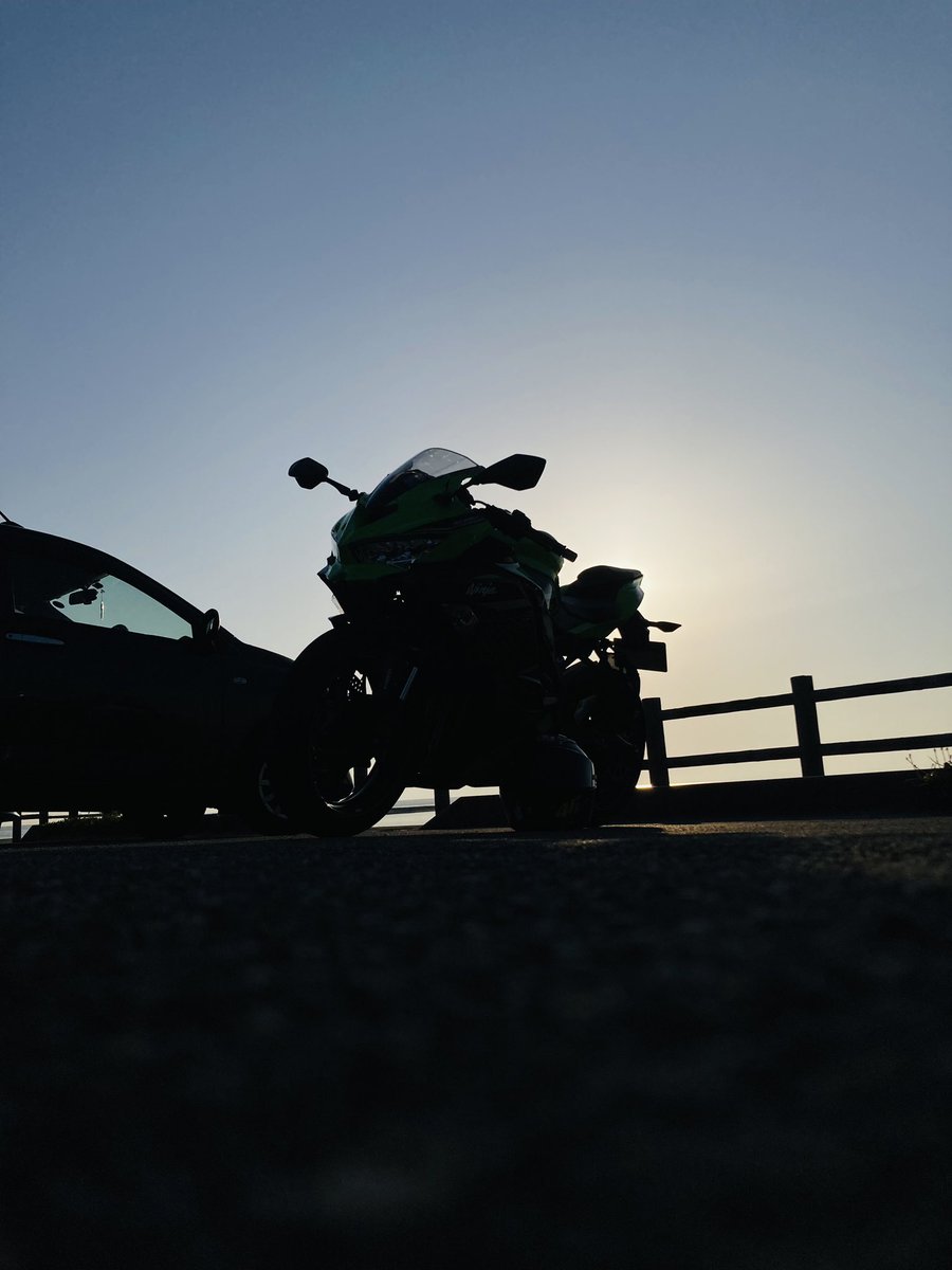 mfna_s's tweet photo. 海来た！！
#バイク乗り
#バイク乗りと繋がりたい
#カワサキ
#zx25r https://t.co/OIcJw2uY8m