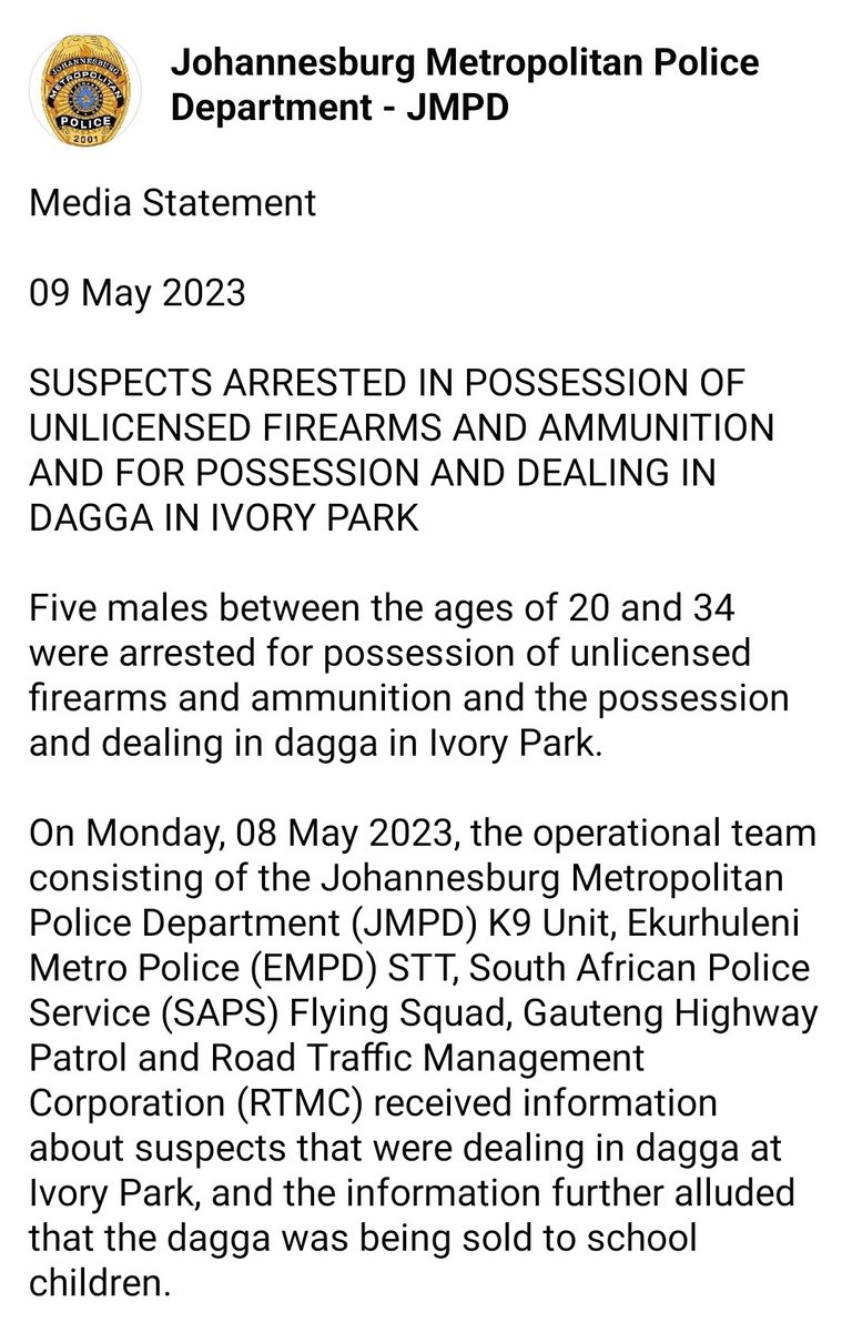 JoburgMPD's tweet photo. Media Statement:
SUSPECTS ARRESTED IN POSSESSION OF UNLICENSED FIREARMS AND AMMUNITION AND FOR POSSESSION AND DEALING IN DAGGA IN IVORY PARK #ManjeNamhlanje #SaferJoburg https://t.co/1YvnISgclH