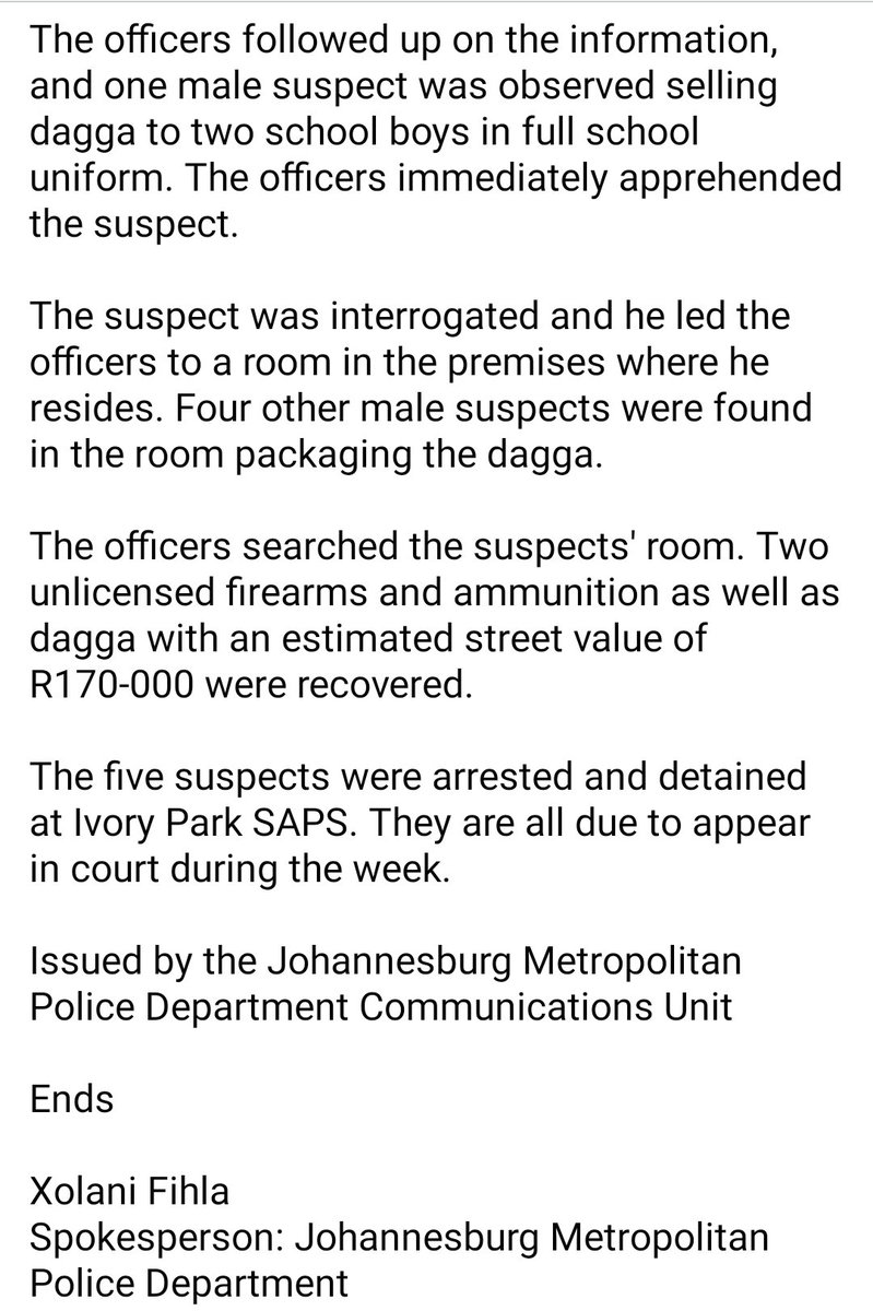 JoburgMPD's tweet photo. Media Statement:
SUSPECTS ARRESTED IN POSSESSION OF UNLICENSED FIREARMS AND AMMUNITION AND FOR POSSESSION AND DEALING IN DAGGA IN IVORY PARK #ManjeNamhlanje #SaferJoburg https://t.co/1YvnISgclH