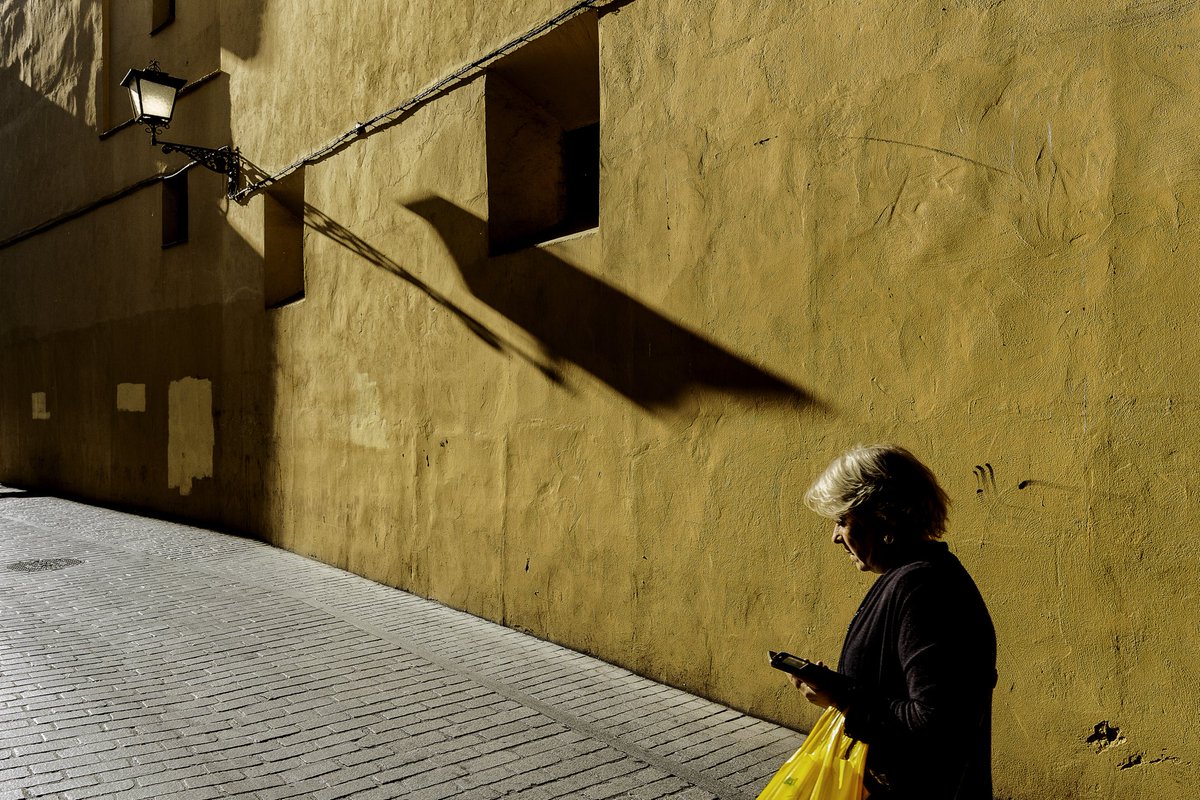 jumaparicio's tweet photo. Con esta fotografía he tenido la satisfacción de obtener ayer un ACCESIT en el XVIII CERTAMEN DE FOTOGRAFIA “SEVILLA VIVA” organizado por la Asociación Casa de Melilla en Sevilla.
Desde aquí mi agradecimiento a los organizadores y mis felicitaciones al resto de premiados. https://t.co/Tx4istDWXv