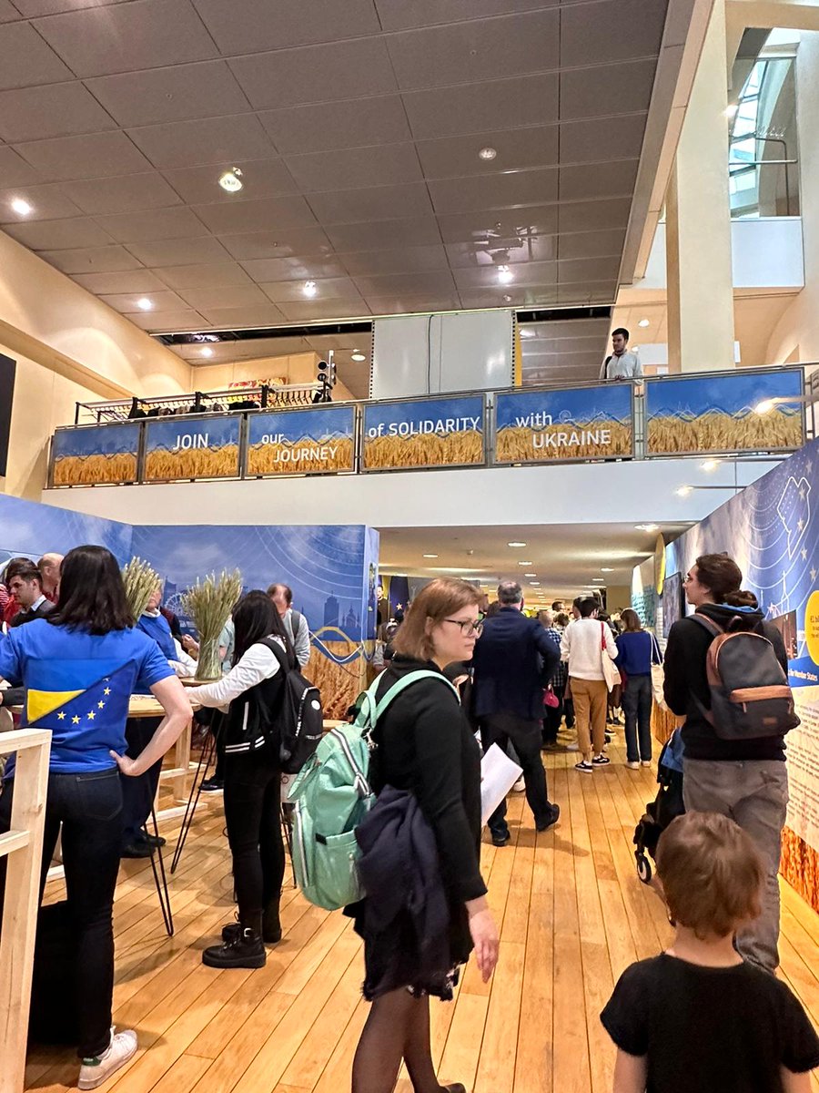 tesimnext's tweet photo. A strong message of solidarity from the 🇪🇺EU institutions to 🇺🇦Ukraine was passed during the weekend to celebrate #EuropeDay. On the occasion, the doors of the European premises were open to citizens for #EUOpenDays https://t.co/IdLL0gPZ3P