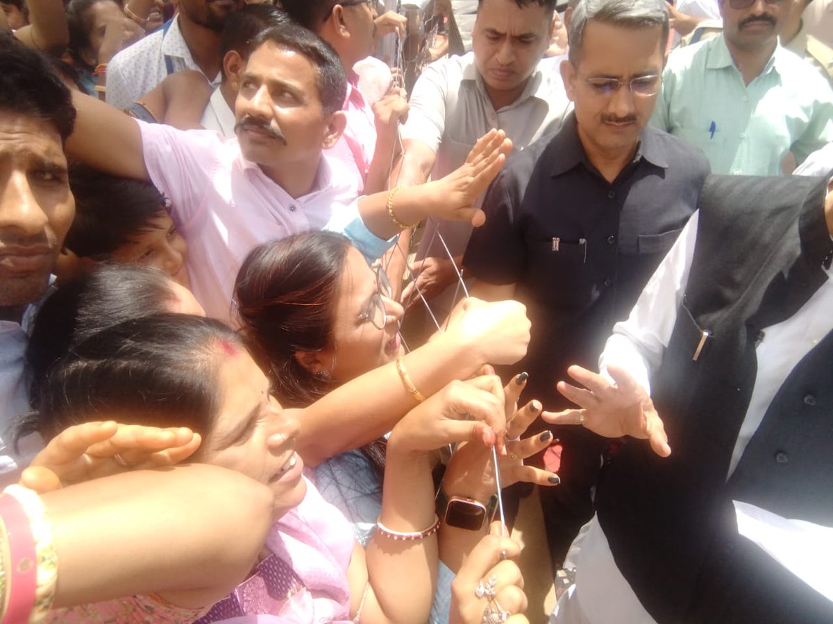 आदरणीय <a href="/ashokgehlot51/">Ashok Gehlot</a> जी हमारा हक स्थायीकरण अभी हमसे दूर है
"हक मिलने तक संघर्ष जारी रहेगा" 
जल्द करेंगे आंदोलन की शुरूआत....
<a href="/vinodmittal9/">VINOD MITTAL</a>
<a href="/RajCMO/">CMO Rajasthan</a>