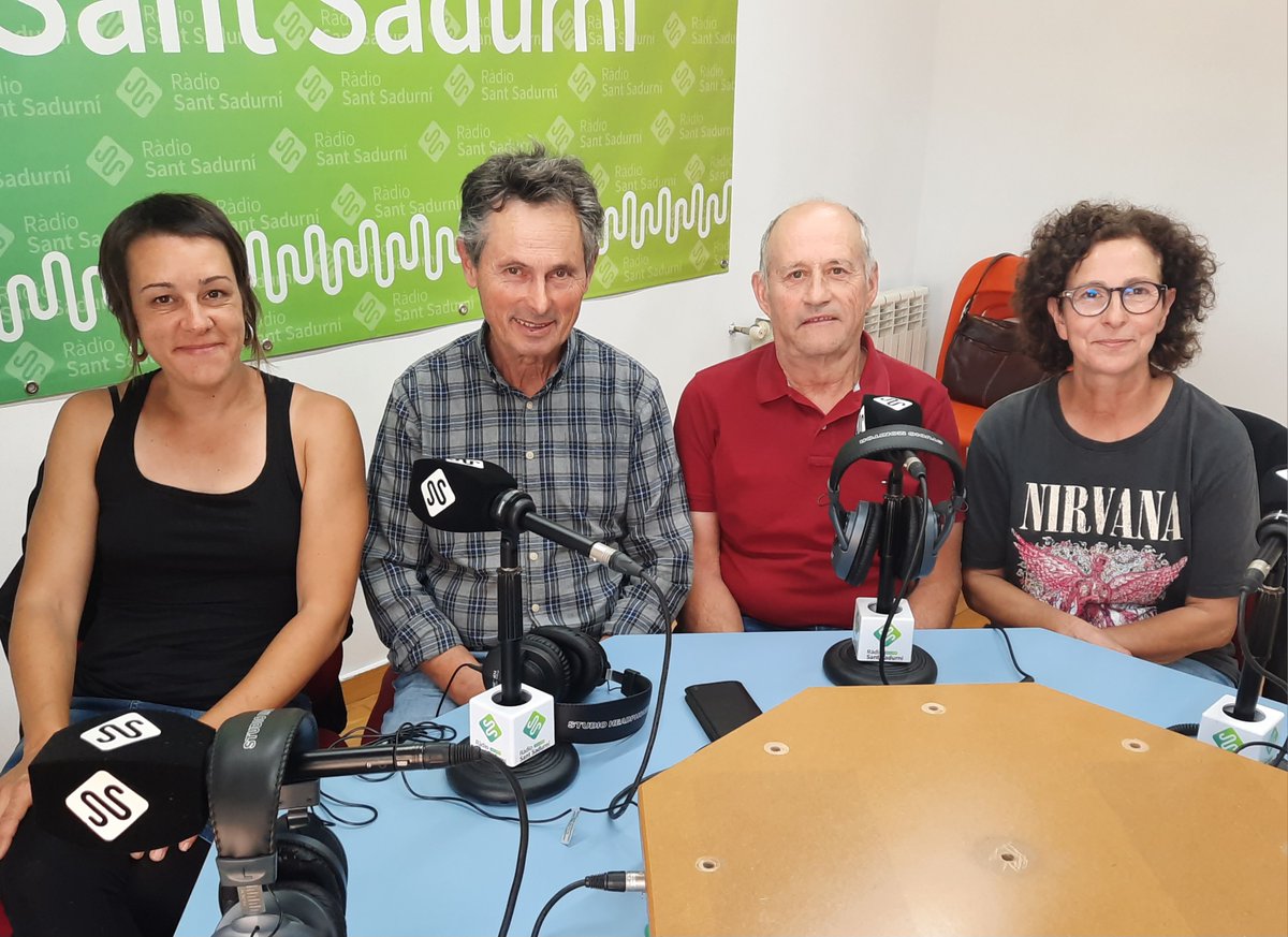 radiosantsa's tweet photo. 🎙️ El #Penedès és territori agrícola i avui, al @penedesenxarxa, hem reivindicat l'agricultura i la pagesia centrant-nos en 3⃣dels protagonistes: vinya, fruita dolça i olivera

⏯️ Ja podeu recuperar la tertúlia: https://t.co/Op4pd9n7eo https://t.co/d6pHMjCAiM