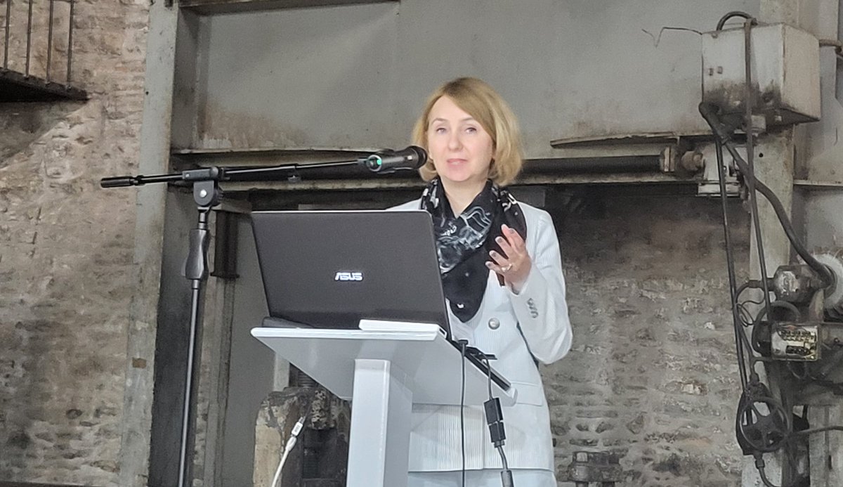 Ioannis BENEKOS <a href="/CERTH/">cert</a> Kasia Wodniak and Waleed Serhan from #Warsaw #university of Social Sciences present the #societal aspects of #SAR #volunteers #community #engagement
