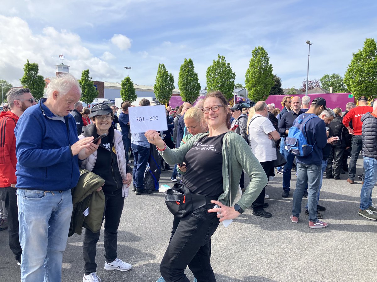 NB - Final <a href="/springsteen/">Bruce Springsteen</a> roll call now at 2pm to minimize wait time - thanks again ⁦<a href="/aikenpromotions/">Aiken Promotions</a>⁩ - numbers just at #729 now