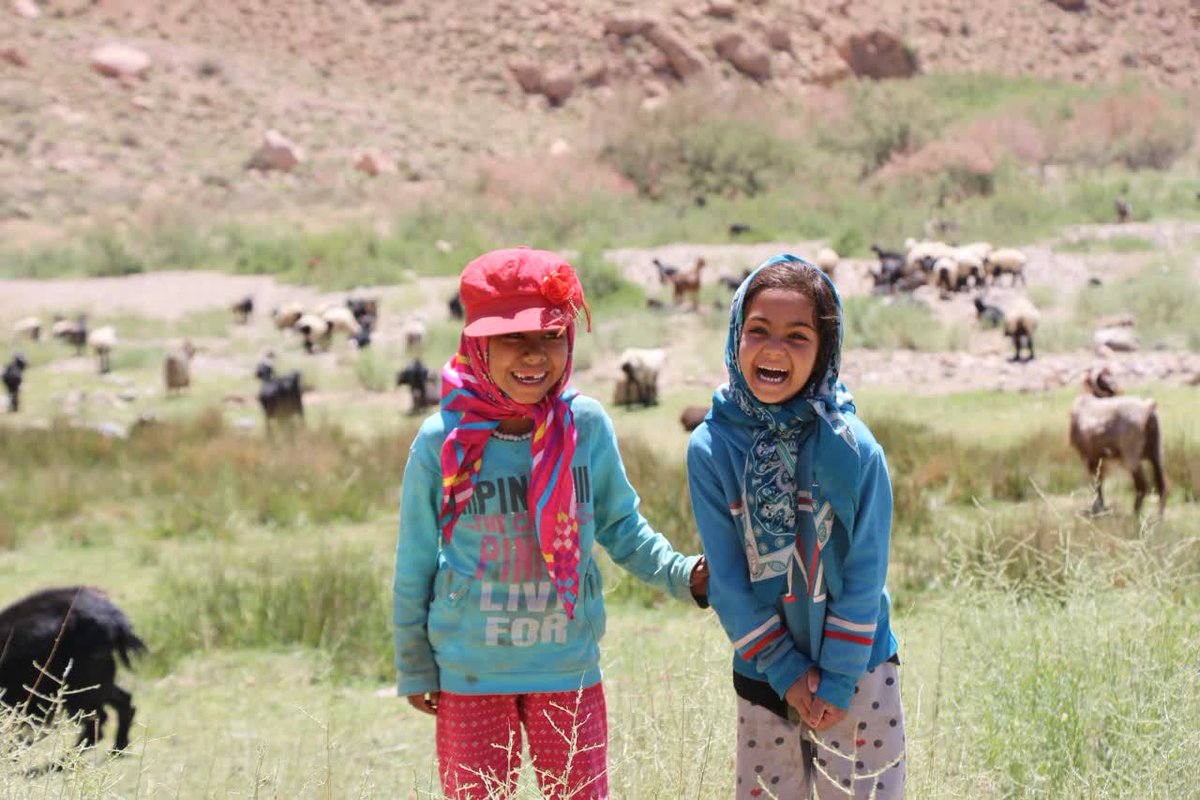 اینجا یکی از #محلات_عشایری روستای مرزی گزخت شهرستان زیرکوه و کودکانی که بدون هیچ امکانات رفاهی و تفریحی ، دلشان شاد است 
#عشایر_غیور